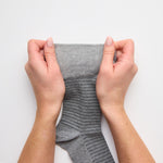 Lade das Bild in den Galerie-Viewer, 3 Paar Baumwollsocken mit College-Streifen für Damen - Grau