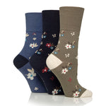 Load image into Gallery viewer, 3 Pairs Ladies Cotton Socks - Heirloom