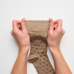 Lade das Bild in den Galerie-Viewer, 3 Paar Damen-Baumwollsocken mit digitalen Punkten - Braun/Neutral
