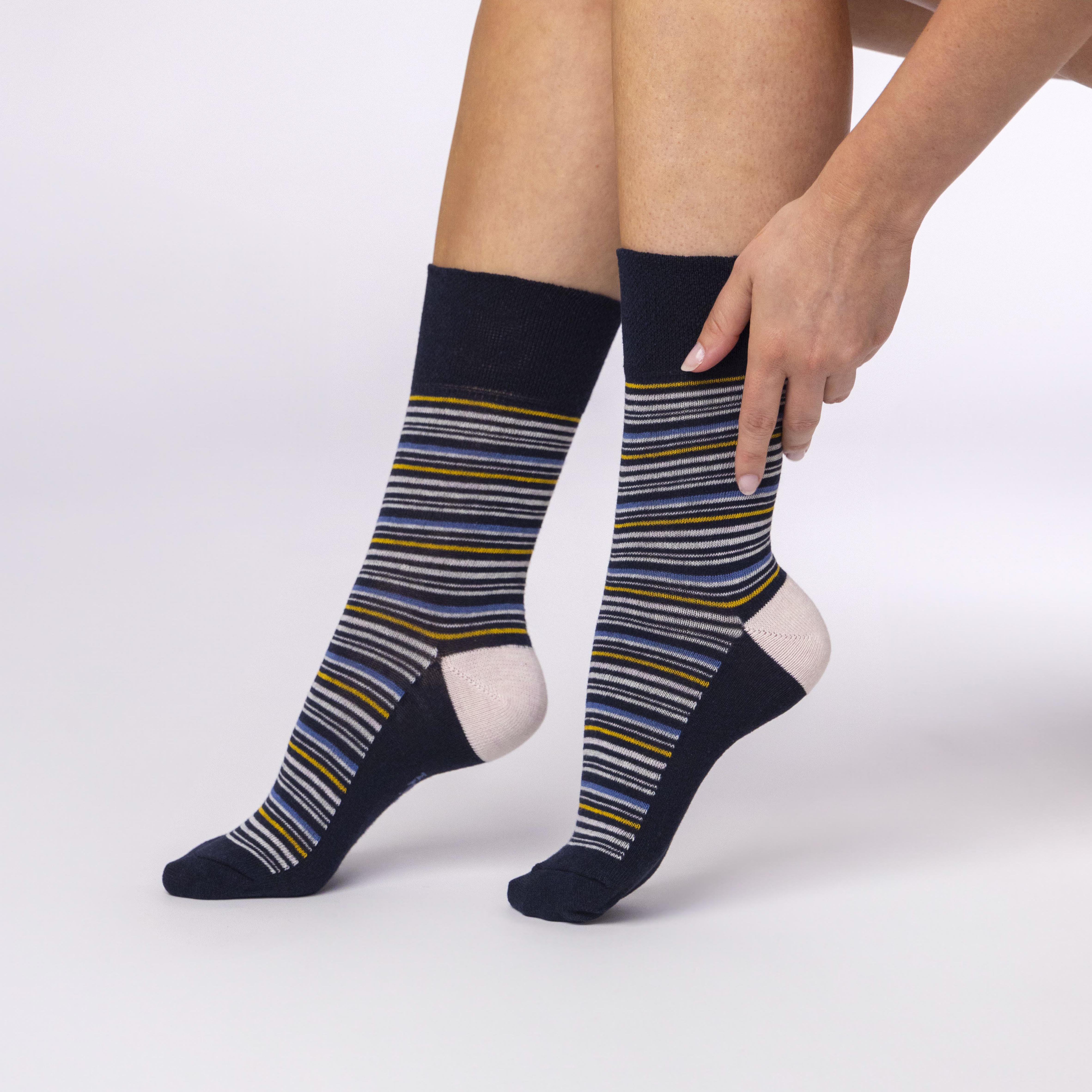 3 Pairs Ladies Cotton Socks - Ditsy Floral