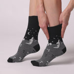 Laden und Abspielen von Videos im Galerie-Viewer, 3 Paar Fun Feet Baumwollsocken für Damen – Zum Mond und zu den Sternen
