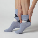 Laden und Abspielen von Videos im Galerie-Viewer, 3 Paar Damensocken aus Baumwolle mit Highlands-Argyle-Muster – Marineblau/Jeansblau
