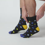 Laden und Abspielen von Videos im Galerie-Viewer, 3 Paar Herrensocken aus Baumwolle mit Farbverlauf – gepunktet
