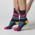 Laden und Abspielen von Videos im Galerie-Viewer, 3 Paar Damen-Baumwollsocken mit Farbverlauf – Hyper Colour
