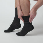 Laden und Abspielen von Videos im Galerie-Viewer, 3 Paar Herrensocken aus Baumwolle mit feinen Streifen von Nova – Schwarz/Marineblau/Anthrazit
