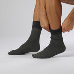 Load and play video in Gallery viewer, 1 Pair Mens Thermal Socks - Charcoal / Grey
