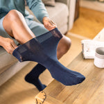 Lade das Bild in den Galerie-Viewer, 1 Paar extra breite Ödemsocken – Marineblau
